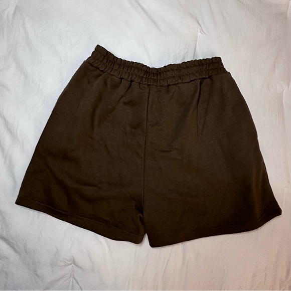 Pretty Little Thing Sweat Pocket Shorts - Picture 2 of 4
